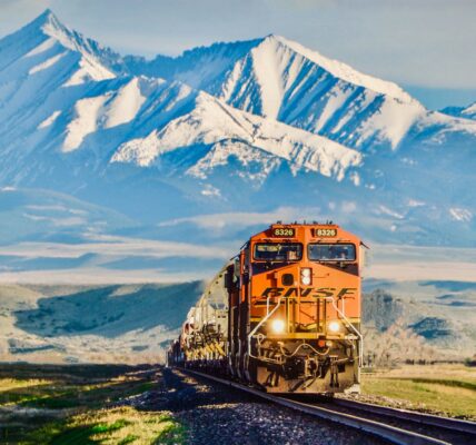 Most Scenic Train Routes in the USA You Should Try